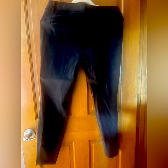 LOFT Stylish Casual Pants - Picture 2 of 5